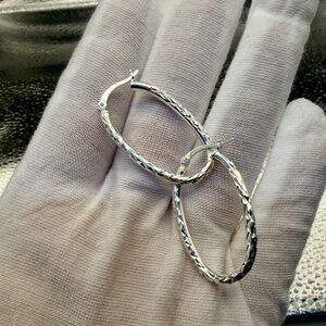 New sterling Silver Oval earrings